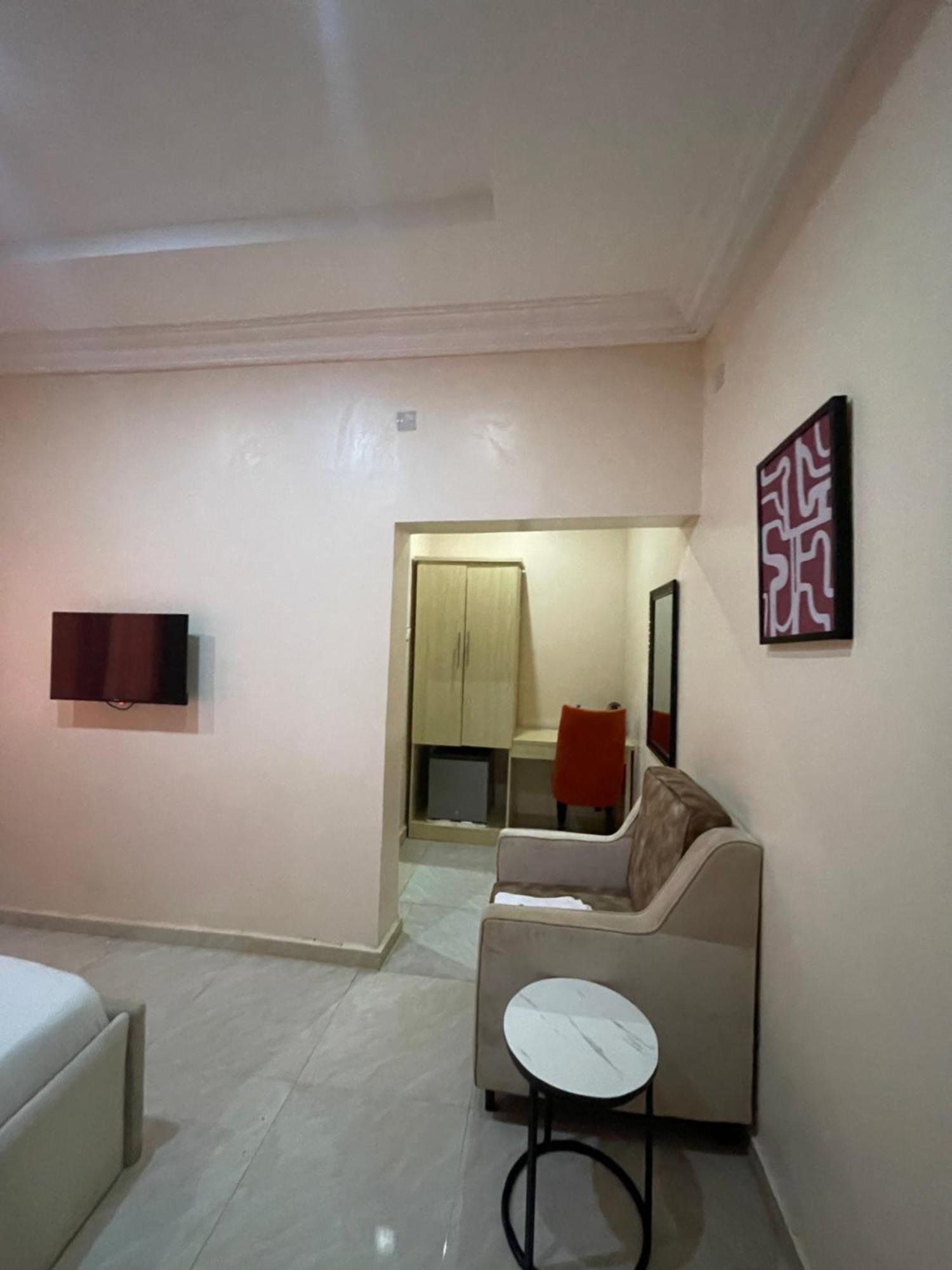 Nexus Xpress Hotel Abuja Bagian luar foto