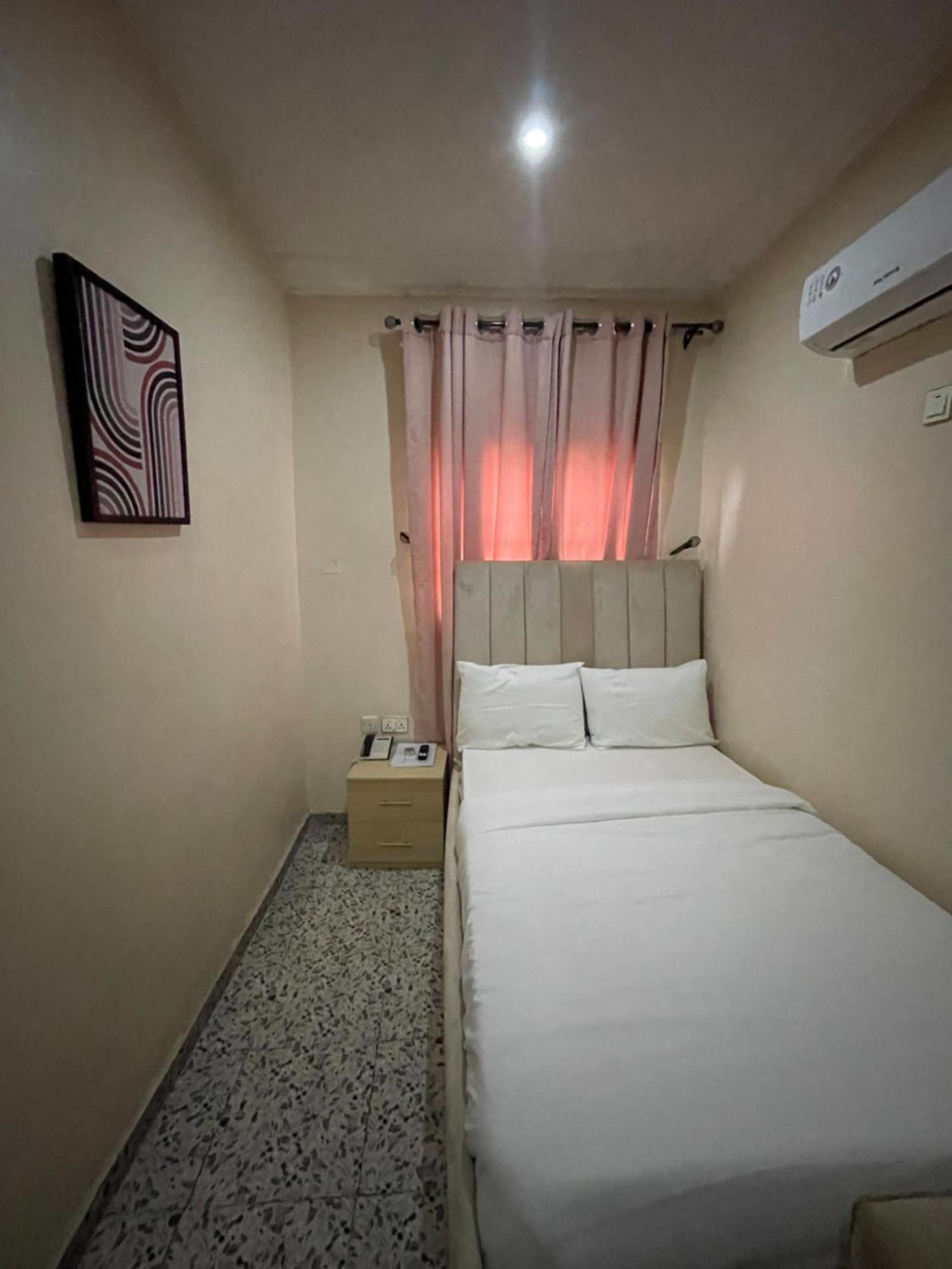 Nexus Xpress Hotel Abuja Bagian luar foto